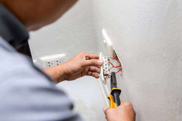 Best Emergency Electrical Repair  in Henderson, LA